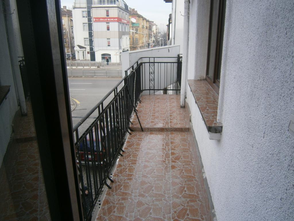 Ivory Tower Hostel Sofia Exterior foto